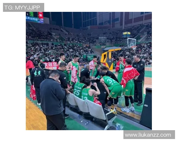 CBA激战辽宁队迎战广厦队双方全力争夺季后赛席位精彩对决不容错过